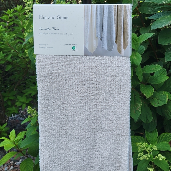 NWT Elm and Stone NUDE Chenille Throw - Picture 1 of 12